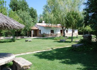 Las casas rurales reciben 48.000 turistas en 2013 La ocupación de las casas rurales de Extremadura alcanza el 40,3% para el Puente del Pilar