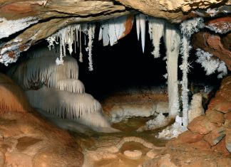 La Cueva de Castañar de Ibor se reabre al público tras seis años cerrada