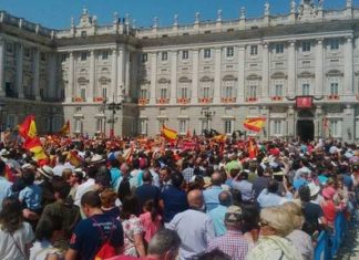La ausencia de Nevado causa polémica en el pleno