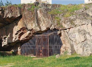 Maltravieso, versión posmoderna Réplica Cueva Maltravieso