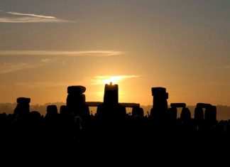 El Corral acoge esta noche el ritual del solsticio de verano