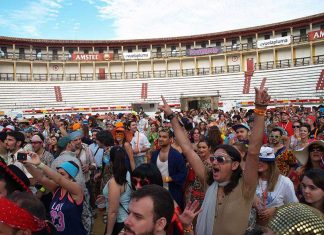 Cáceres vive la apoteosis ‘kitsch’ con la V edición de Horteralia