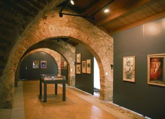 El Museo Vostell Malpartida presenta este sábado el álbum y la colección de cromos de performers ‘Hartu!’