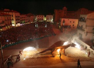 Cáceres prepara la Feria del Libro, San Jorge y la Bajada de la Virgen