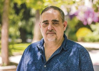 Isidro Timón: “La puesta en escena de ‘Juego de Damas’ resulta muy divertida y sorprendente”