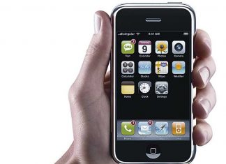 Los extremeños, colgados del móvil