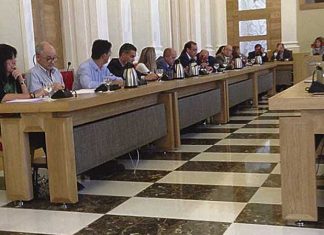 El Pleno evidencia la crispación entre PP y C’s