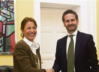 Críticas a Elena Nevado por su “postureo” con las políticas sociales