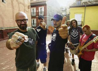 Def con Dos: entre el banquillo y las salas