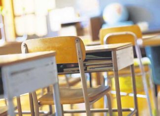 FeSP-UGT Extremadura ve "claramente prematura, precipitada y peligrosa" la vuelta a las clases presenciales