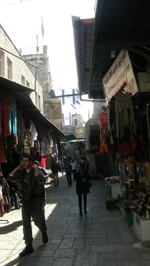Locales-comerciales-en-el-centro-de-Jerusalén-(1)