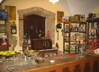 Una exposición en el Palacio de las Cigüeñas nos traslada al pasado reciente con objetos cotidianos