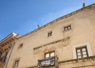 La suspensión de las comedias por la peste de 1681, ‘Documento del mes’ de febrero La suspensión de las comedias por la peste de 1681, 'Documento del mes' de febrero