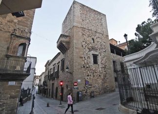 Charla-debate del arquitecto Miguel Matas sobre la conservación de la parte antigua de la ciudad