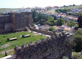 El Baluarte de los Pozos se llenará de música y humor solidario los sábados de agosto Obras en el Baluarte de los Pozos para evitar su derrumbe