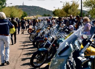 Buitres Leonaos prepara su XV concentración motera en Các