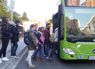 La nueva línea R8 del bus urbano de Cáceres llegará por primera vez al Polígono Empresarial Mejostilla La oposición critica la gestión del gobierno local en el asunto de la línea Campus