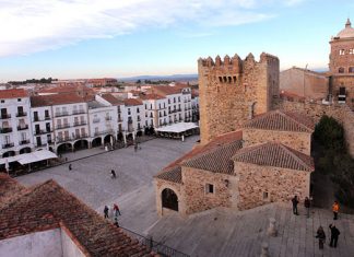 Cáceres legisla sobre el reparto de publicidad a pie de calle