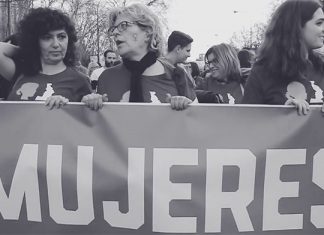 Cáceres se suma a la concentración en contra de las leyes trans