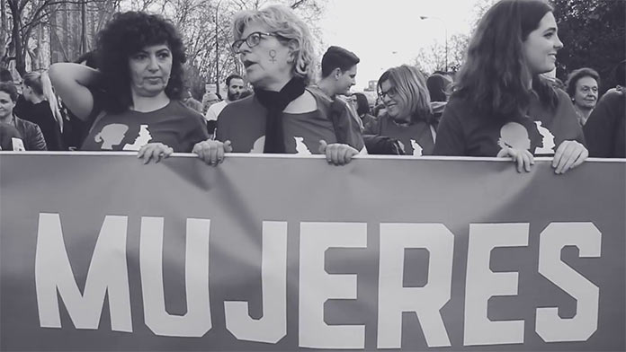 Cáceres se suma a la concentración en contra de las leyes trans