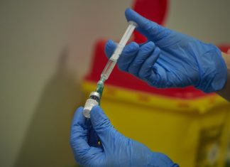 El porcentaje de vacunados supera el 95% en las residencias de Cáceres y Badajoz