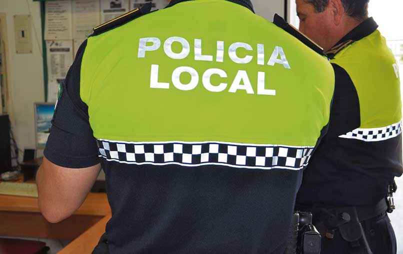 Las dependencias de la Policía Local de Cáceres renueva el mobiliario