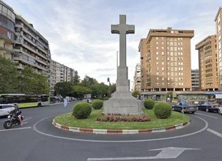 El PCE y la UJCE de Cáceres exigen la retirada de la Cruz de los Caídos