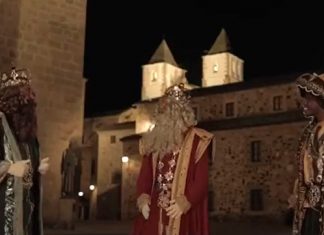Todo listo para recibir a los Reyes Magos en globo en Cáceres