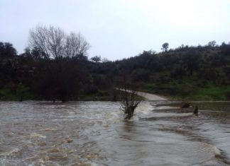 Los vecinos de Cuartos del Baño aislados de nuevo por la crecida del Salor Los vecinos de Cuartos de Baño aislados de nuevo por la crecida del Salor