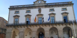 El sector hostelero protesta en el Ayuntamiento de Cáceres para pedir soluciones a sus pérdidas