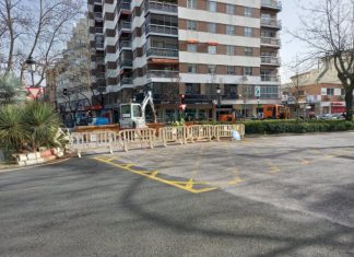 Una avería de agua en la Fuente Luminosa provoca cortes de tráfico Una avería de agua en la Fuente Luminosa provoca cortes de tráfico