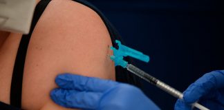 Extremadura reanuda la vacunación con AstraZeneca