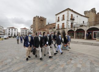 El Ayuntamiento de Cáceres considera que el centro budista está más cerca tras la visita de la delegación nepalí