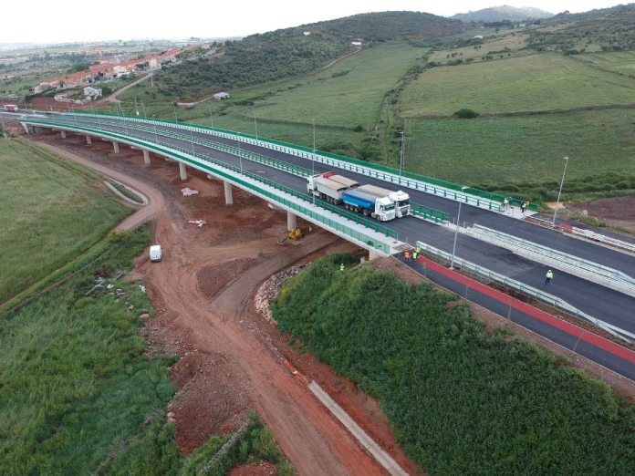 Empieza la prueba de carga en el viaducto de la Ronda Sureste de Cáceres
