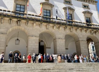 Cáceres muestra su repulsa a la violencia machista