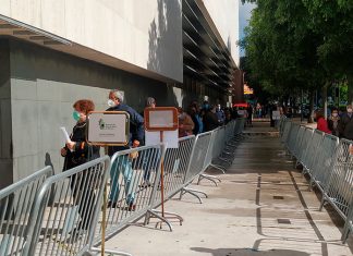 Alrededor de 1.500 personas pasarán por el Palacio de Congresos para vacunarse contra el Covid Alrededor de 1.500 personas pasarán por el Palacio de Congresos para vacunarse contra el Covid