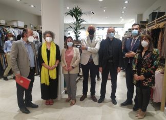 ‘Moda re-‘, la tienda de segunda mano de Cáritas, abre sus puertas en Cáceres Moda re-, la tienda de segunda mano de Cáritas, abre sus puertas en Cáceres