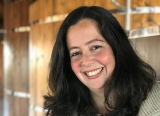 «El periodismo es contar historias pequeñas y grandes» El periodismo es contar historias, pequeñas y grandes. Natalia Reigadas.