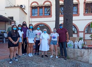 Juventud Estudiante Católica entrega dos furgonetas llenas de alimentos a las Hijas de la Caridad