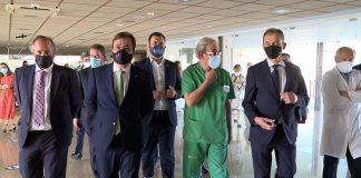 El Ministro de Ciencia, Pedro Duque, visita el Centro de Cirugía Mínima Invasión de Cáceres