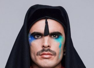 El folclore reinventado de Rodrigo Cuevas llena de arte Los Conciertos de Pedrilla