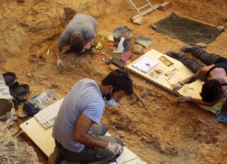 Tres víctimas del régimen franquista aparecen en el cementerio de Cabeza la Vaca