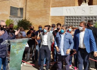 José Luis Perales ya cuenta con un vinilo en el ‘Camino de la Música’ de Mérida José Luis Perales ya cuenta con un vinilo en el 'Camino de la Música' de Mérida