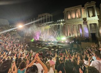 Camilo deslumbra en el Teatro Romano de Mérida Camilo deslumbra en el Teatro Romano de Mérida