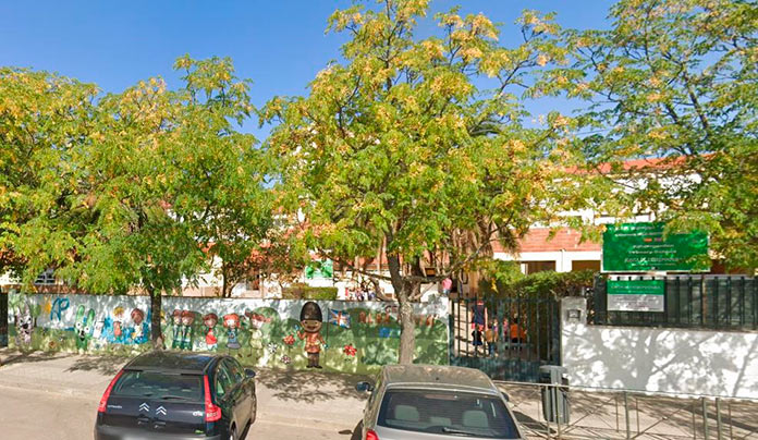 La Ampa del Colegio Alba Plata muestra su rechazo a que dos niñas acudan a clase sin mascarilla