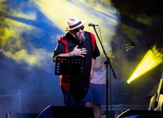 Gene García presenta su primer disco en solitario, ‘GéneSis’, en el Gran Teatro Gene García presenta su primer disco en solitario, GéneSis, en el Gran Teatro