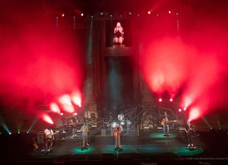 Robe Iniesta llena el Teatro Romano en la presentación de ‘Mayéutica’ Robe Iniesta llena el Teatro Romano en la presentación de Mayéutica