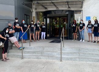 La plantilla de Feafes Cáceres exige una solución tras 11 meses sin cobrar La plantilla de Feafes Cáceres exige una solución tras 11 meses sin cobrar