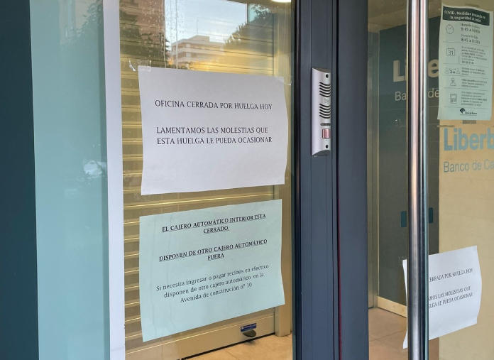 El 80% de las oficinas de Unicaja Banco en Extremadura cierra la huelga, según CCOO