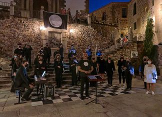 Fotógrafos y pintores exponen en Mercedes Calles sus obras sobre Plena Moon Fotógrafos y pintores exponen en Mercedes Calles sus obras sobre Plena Moon